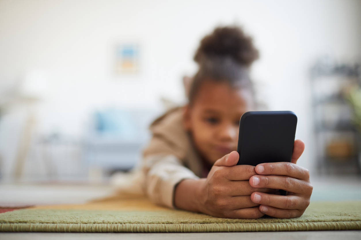 Report: Apps track your kids